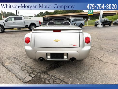 Used 2005 Chevrolet SSR w/ Preferred Equipment Group RWD image 11