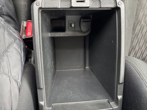 Used 2020 Nissan Rogue SV image 30