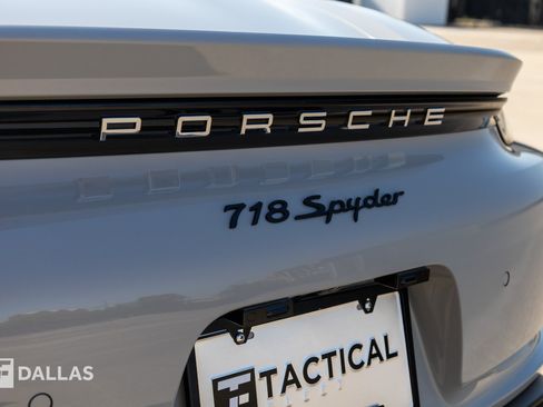 Used 2022 Porsche 718 Boxster Spyder RWD image 22