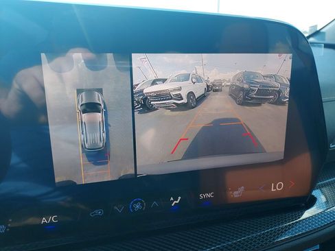 New 2027 Chevrolet Traverse Z71 w/ Enhanced Driving Package AWD/4WD image 23