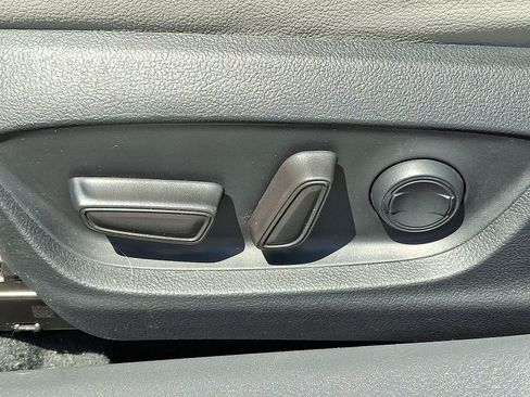 Certified 2022 Toyota Camry SE AWD/4WD image 17