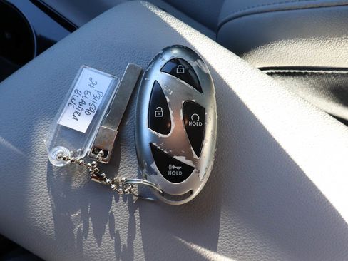 Used 2024 Hyundai Elantra Limited FWD image 32