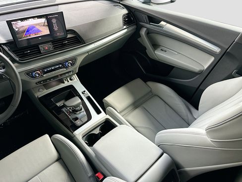 Used 2025 Audi Q5 2.0T Premium w/ Convenience Plus Package image 23