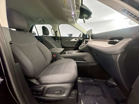 Used 2025 Ford Explorer Active AWD/4WD image 27