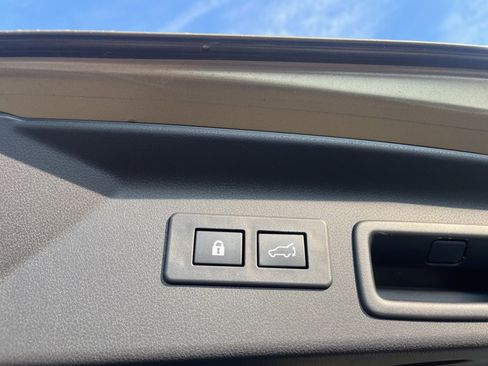 Certified 2025 Subaru Forester Limited image 10