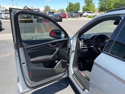 Used 2019 Audi SQ5 Prestige w/ Prestige Package AWD/4WD image 11