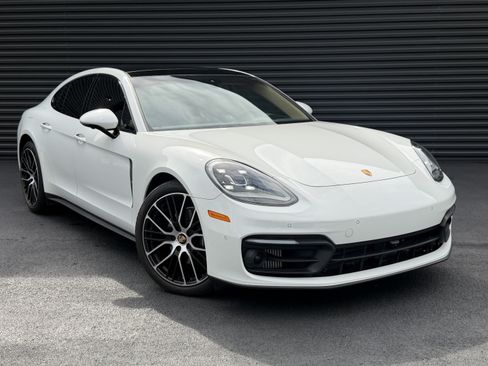 Certified 2023 Porsche Panamera image 7