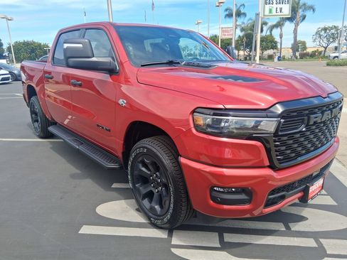 New 2026 RAM 1500 Express AWD/4WD image 4