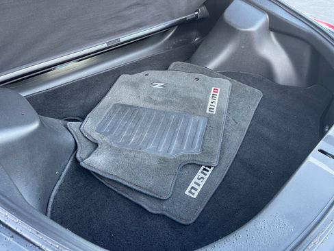 Used 2015 Nissan 370Z NISMO image 18