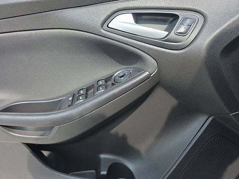 Used 2016 Ford Focus SE FWD image 15