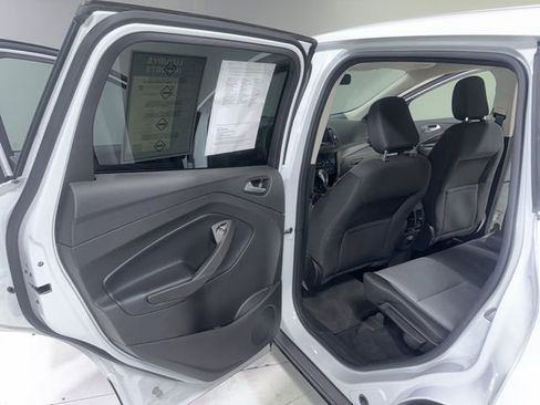 Used 2019 Ford Escape SE image 23