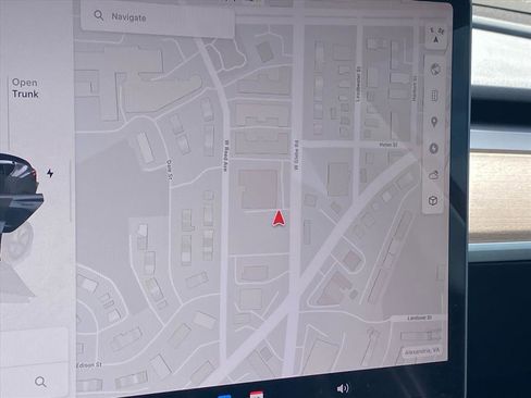 Used 2023 Tesla Model 3 Standard Range image 13