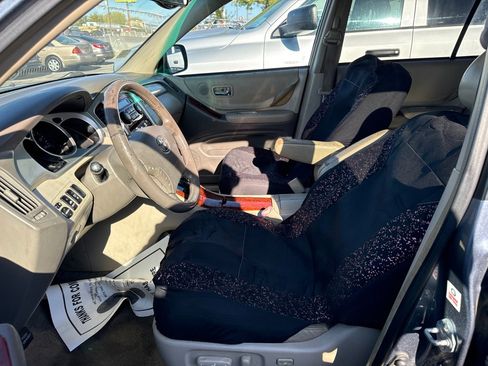 Used 2004 Toyota Highlander Limited image 15
