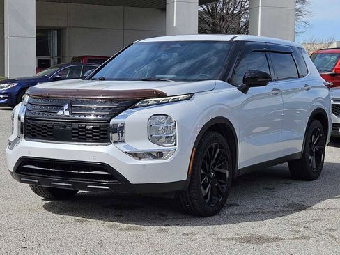 Used 2022 Mitsubishi Outlander SE image 10