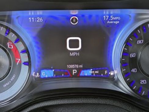 Used 2020 Chrysler 300 S RWD image 11