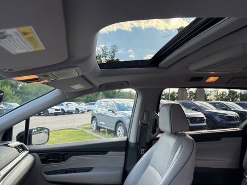 Certified 2024 Honda Odyssey Elite image 8