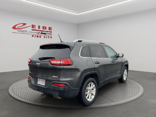 Used 2015 Jeep Cherokee Latitude w/ Cold Weather Group AWD/4WD image 10