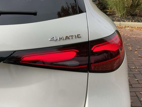 Certified 2025 Mercedes-Benz GLC 300 4MATIC image 9