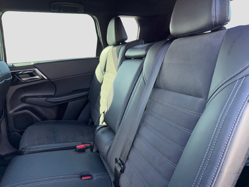 Used 2023 Mitsubishi Outlander SE Black Edition AWD/4WD image 20