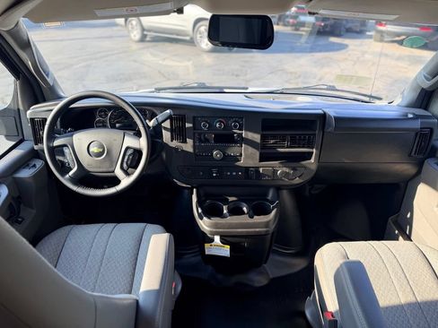 Used 2022 Chevrolet Express 3500 w/ Power Convenience Package RWD image 16