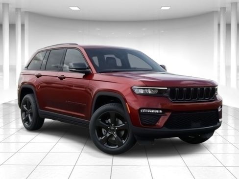 New 2025 Jeep Grand Cherokee Limited w/ Black Appearance Package image 5