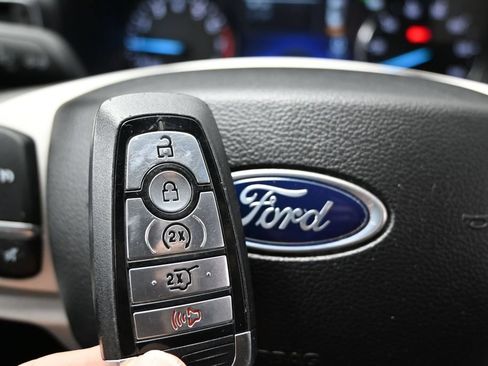 Used 2023 Ford Explorer XLT w/ Equipment Group 202A AWD/4WD image 39