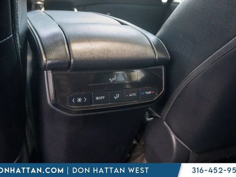 Used 2023 Toyota Highlander XLE FWD image 26