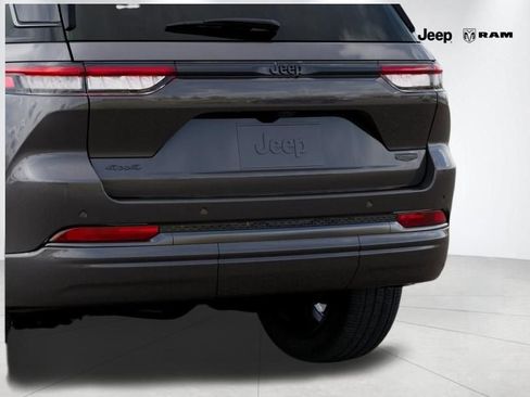 New 2026 Jeep Grand Cherokee Summit AWD/4WD image 13