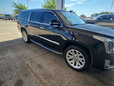 Used 2016 Cadillac Escalade ESV Luxury RWD image 26