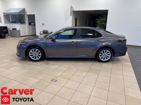 Used 2022 Toyota Camry LE image 1