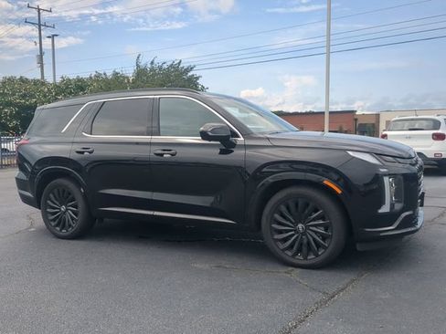 Used 2024 Hyundai Palisade Calligraphy AWD/4WD image 2