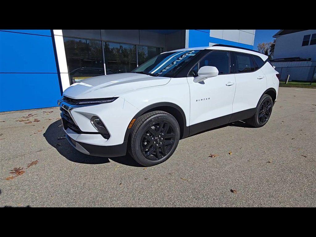 New 2026 Chevrolet Blazer LT w/ Convenience Package AWD/4WD image 4
