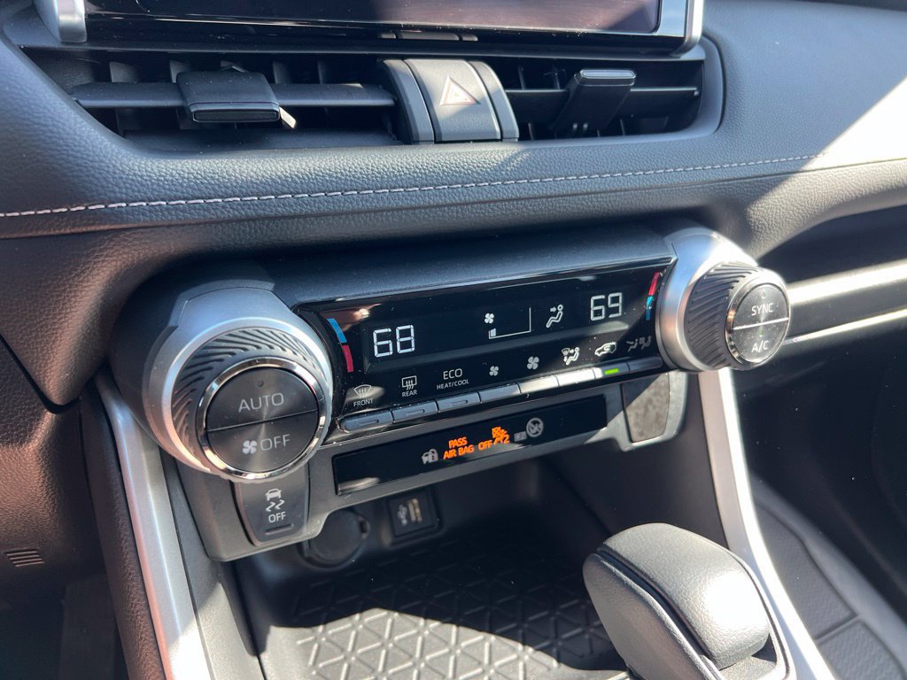 Used 2023 Toyota RAV4 AWD Hybrid image 10