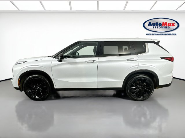 Used 2024 Mitsubishi Outlander SE Black Edition AWD/4WD image 9
