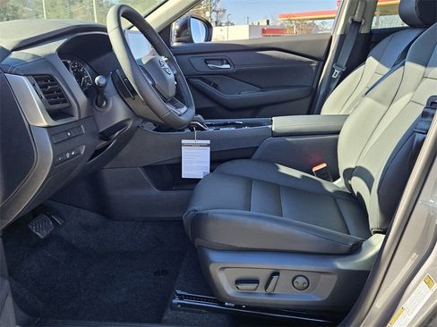 New 2026 Nissan Rogue SV image 5