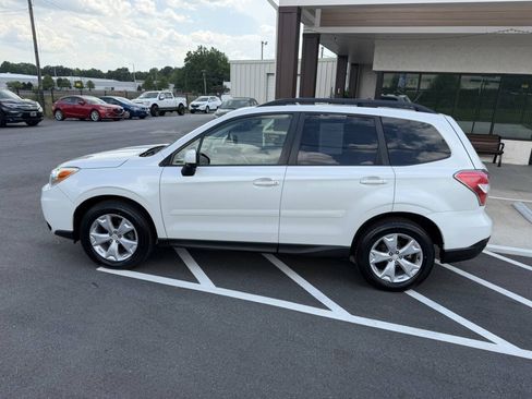 Used 2014 Subaru Forester 2.5i Premium AWD/4WD image 3