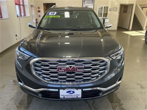 Used 2019 GMC Terrain Denali w/ Driver Alert Package II image 2