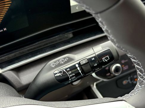 New 2026 Kia Carnival EX image 28