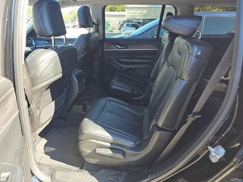 Used 2023 Jeep Grand Cherokee L Limited w/ Black Appearance Package image 10