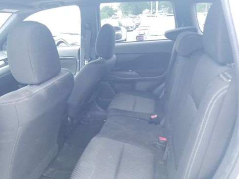 Used 2018 Mitsubishi Outlander LE FWD image 12
