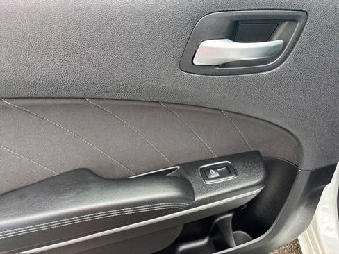 Used 2019 Dodge Charger SXT RWD image 30