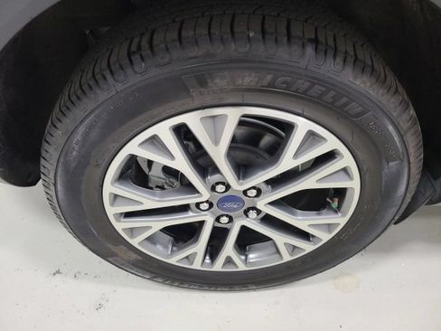 Used 2022 Ford Escape SEL w/ Technology Package AWD/4WD image 39