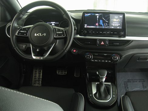 Used 2022 Kia Forte GT-Line w/ GT-Line Premium Package image 2