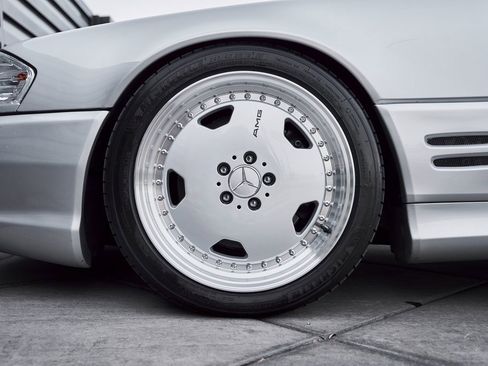 Used 2002 Mercedes-Benz SL 500 w/ SL2 Option Pkg image 3