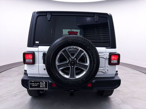 Used 2019 Jeep Wrangler Unlimited Sahara AWD/4WD image 12