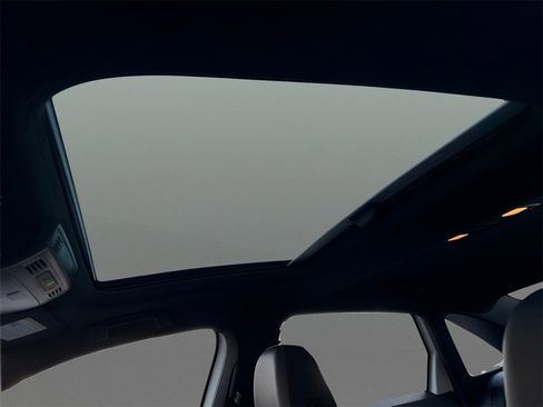 Certified 2025 Volkswagen Jetta GLI Autobahn image 24