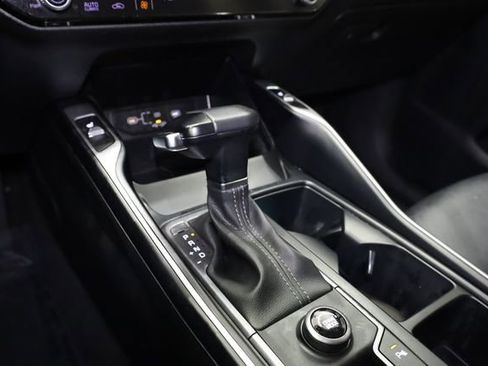 Used 2024 Kia Sorento S image 26