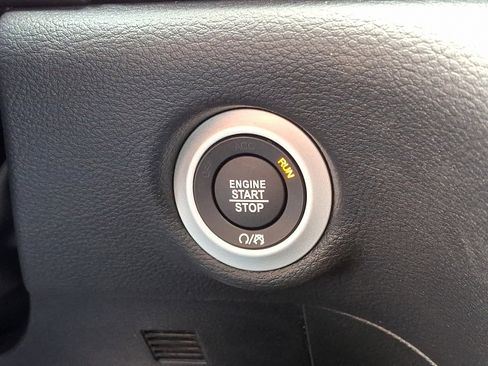 New 2026 Chrysler Pacifica Limited image 19