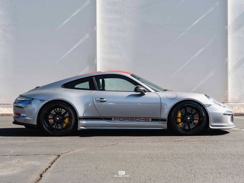 Used 2016 Porsche 911 R RWD image 2