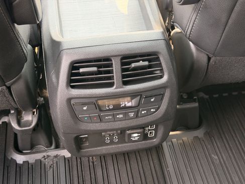 Used 2019 Honda Pilot Touring image 24